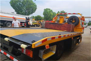 南京西路附近拖车电话号码服务