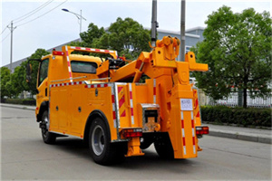 南京西路高速路拖车费